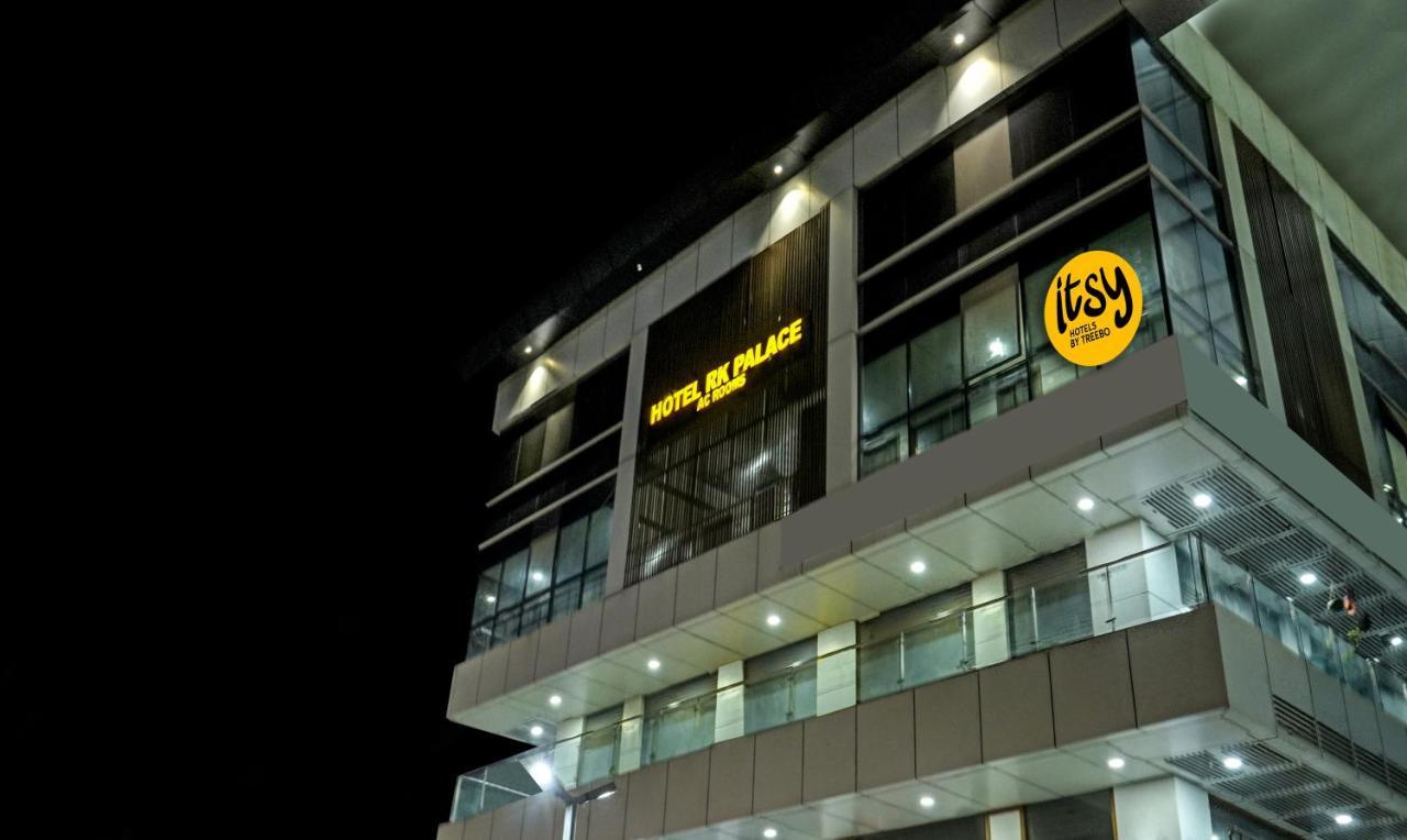 Itsy Hotels Rk Palace Vadodara Extérieur photo